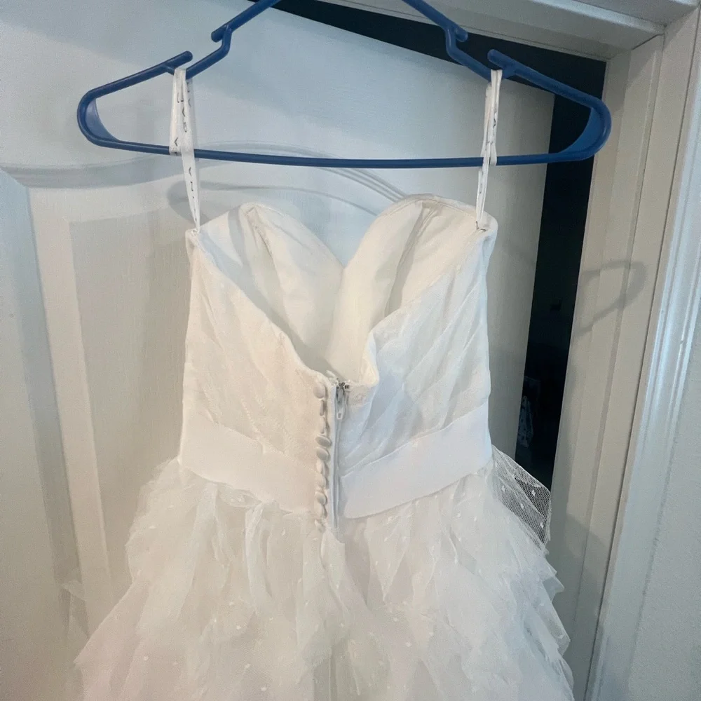 David’s bridal galina wedding dress. Size 2 in soft white. - Picture 7 of 8